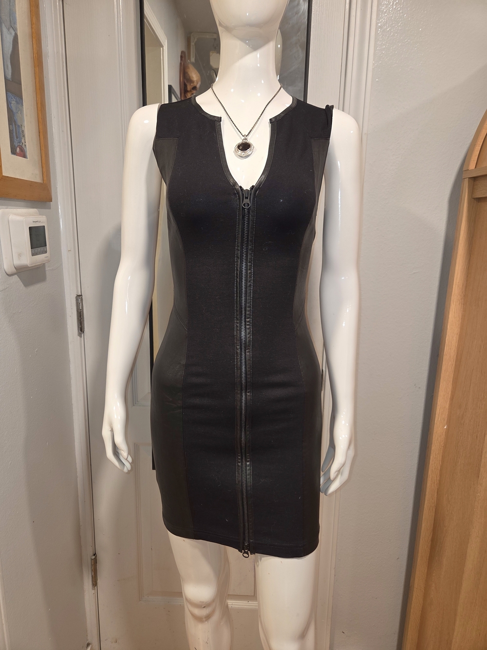 Guess super Sexy Black Zip-Front Mini Dress Sz XS